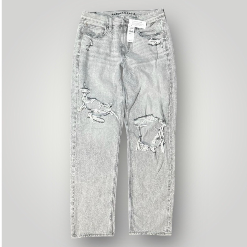 ✨ NWT - American Eagle “90’s Straight” Distressed Denim Jeans (Size 6R) ✨